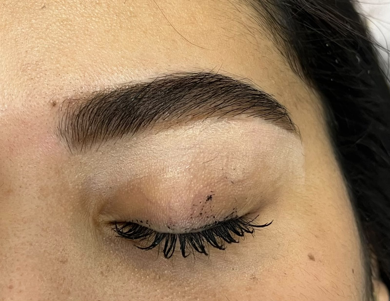 Fotografía original de ceja y ojo en primer plano